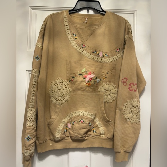 Free People GRAMS ATTIC SWEATSHIRT - Picture 5 of 16